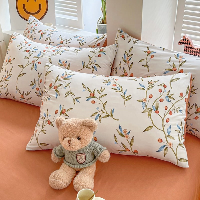 Mojoyce-Spring Summer Bedding Set Vintage Red Berries Print Bedding Set