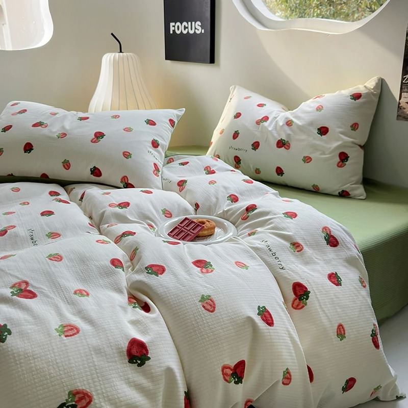 Mojoyce-Spring Summer Bedding Set Cute Strawberry Print Bedding Set